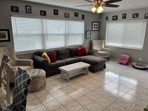 Televisión y monitor de computadora 