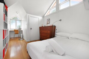 2 makuuhuonetta, työpöytä, silitysrauta/-lauta, Wi-Fi