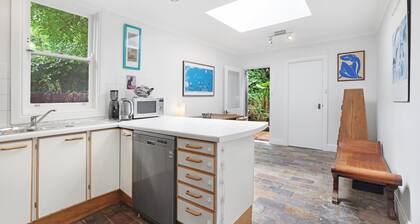 Super Cute Cottage in Sydney Harbour Suburb