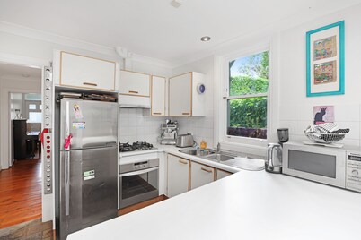 Super Cute Cottage in Sydney Harbour Suburb