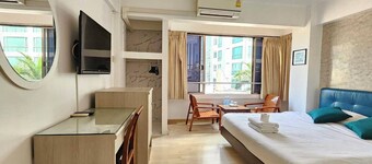 Crown   Bts   Nana  Hotel