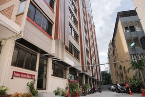 Exterior - Crown   Bts   Nana  Hotel (Bangkok)