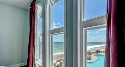 OCEANFRONT 2 BEDROOM CONDO! VILLA CAPRIANI