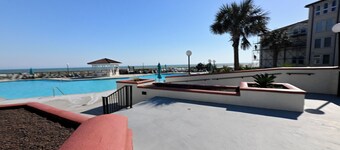 OCEANFRONT 2 BEDROOM CONDO! VILLA CAPRIANI