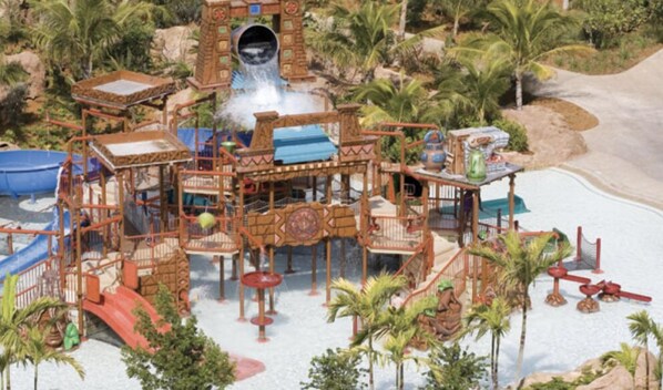 حمّام سباحة خارجي، حمّام سباحة مُدفَّأ