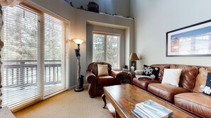 TV, peis og stereoanlegg