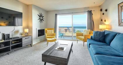 Updated Oceanfront Condo -Ground Floor- Fireplace!