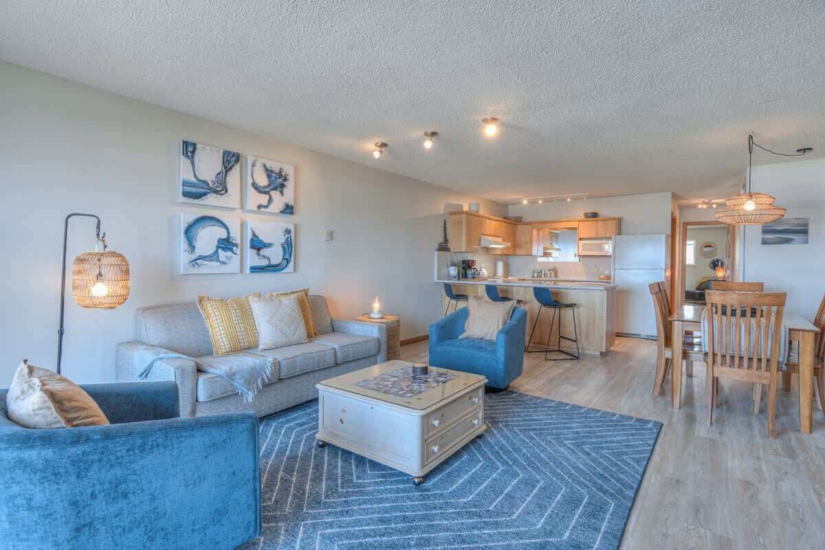 TV, fireplace, offices