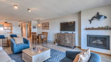 TV, fireplace, DVD player, table tennis