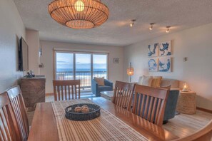TV, fireplace, DVD player, ping pong - Oceanfront Condo - Second Floor - Pet Friendly! (Lincoln City)