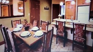Dining -  Mt.top Condo,Prem&std unit,w/bal & elev.Sleeps 8.Avail Sat 12/20 to Sat12/27/25 (Gatlinburg)