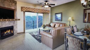 Smart TV, fireplace, DVD player, stereo -  Mt.top Condo,Prem&std unit,w/bal & elev.Sleeps 8.Avail Sat 12/20 to Sat12/27/25 (Gatlinburg)