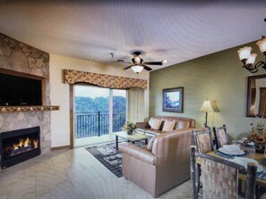 Smart TV, fireplace, DVD player, stereo - Mt.top Condo,Prem&std unit,w/bal & elev.Sleeps 8.Avail Sat 12/20 to Sat12/27/25 (Gatlinburg)