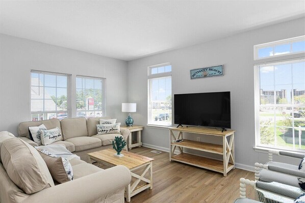 Smart TV, books, stereo