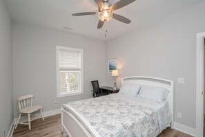 3 soverom, skrivebord, strykejern/-brett og wi-fi