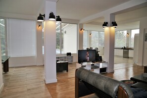 Business Double Room | Blackout drapes, soundproofing, iron/ironing board - CAMP AMBASADOR BRATIN DOL (Bratin Dol)