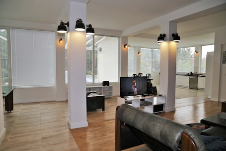 Cortinas blackout y sistema de insonorización