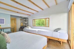 Familien-Ferienhütte, Gartenblick | Hochwertige Bettwaren, Minibar, Zimmersafe, Verdunkelungsvorhänge