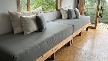 Standard-Ferienhütte, Gartenblick | Hochwertige Bettwaren, Minibar, Zimmersafe, Verdunkelungsvorhänge