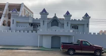 Fine Family-sized Castle with balcony and ocean view.