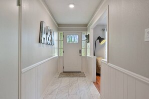 Interior - White Rock Ranch - Beautiful Getaway Near the City (College Station)