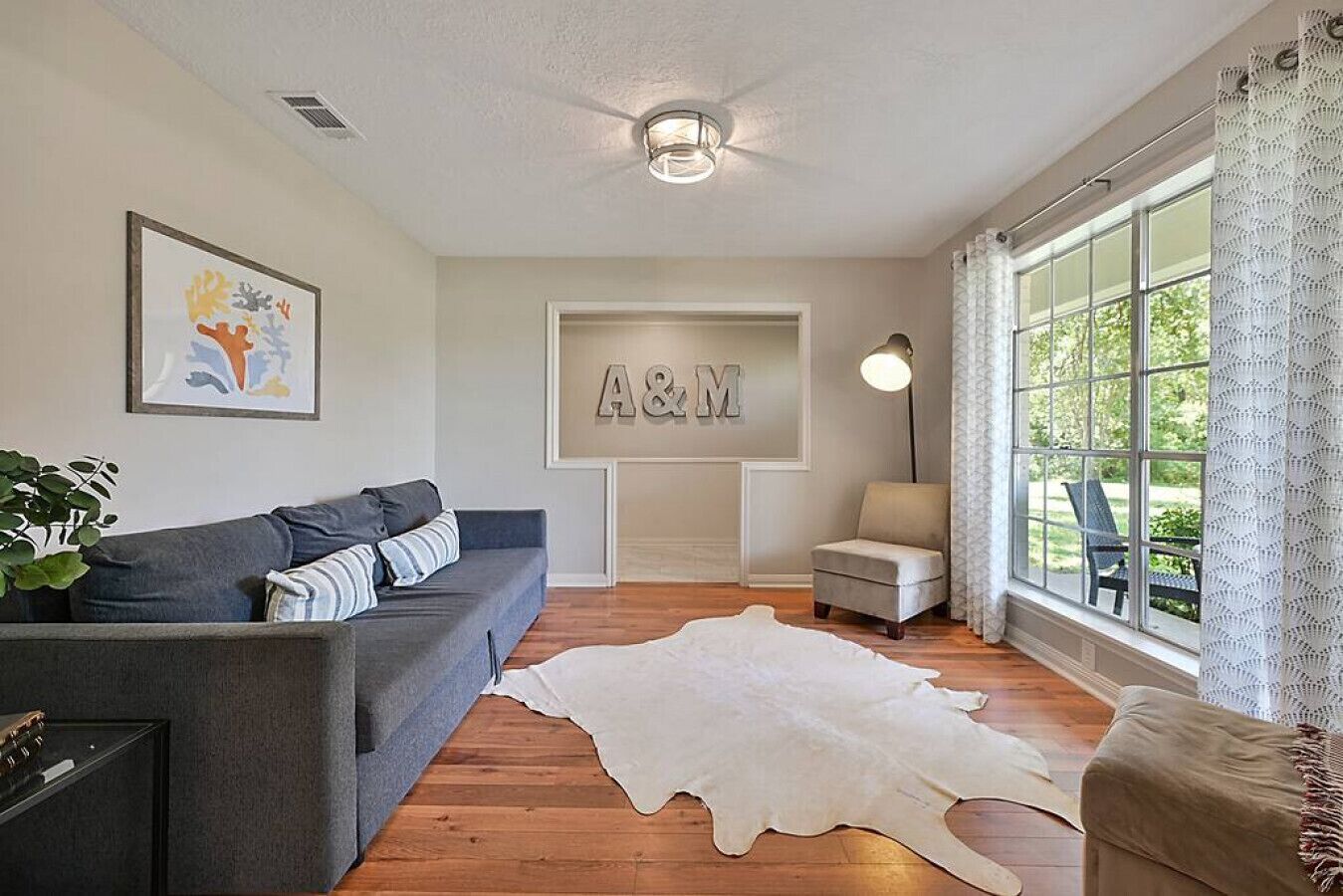 Smart TV, foosball, table tennis