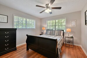 4 bedrooms, free WiFi, bed sheets - White Rock Ranch - Beautiful Getaway Near the City (College Station)