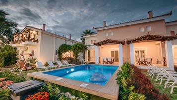 Villa, Private Pool | In-room safe, desk, laptop workspace, blackout drapes