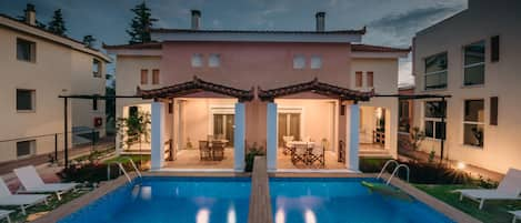 Villa, Private Pool | Coffres-forts dans les chambres, bureau