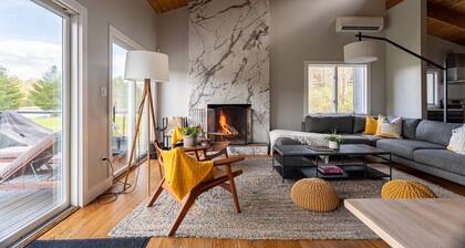 Gorgeous Waterfront w/ Hot Tub and Game Level