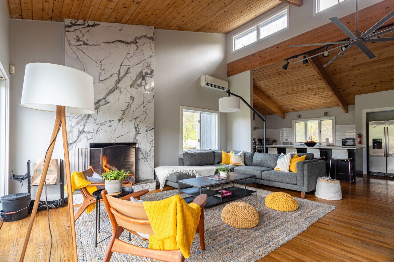 Smart TV, fireplace, video games, table tennis