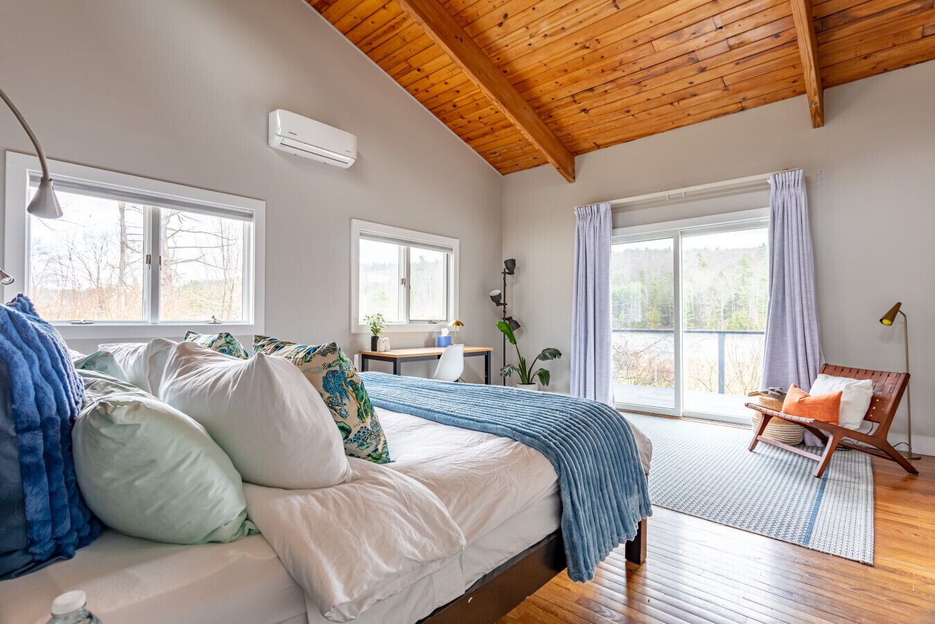 3 camere, una scrivania, ferro/asse da stiro, culla da viaggio