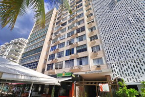 Front of property - Rio Spot Homes Atlantica C057 (Rio de Janeiro)