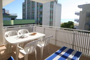 Outdoor dining - Holiday apartment mit Klimaanlage und Meerblick (Lignano Sabbiadoro)