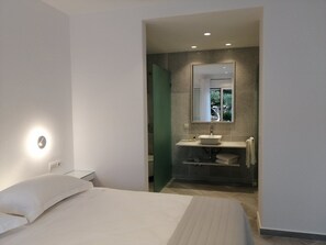 Suite | Premium bedding, in-room safe, soundproofing, iron/ironing board - HOTEL DOUKISSA (Paros)