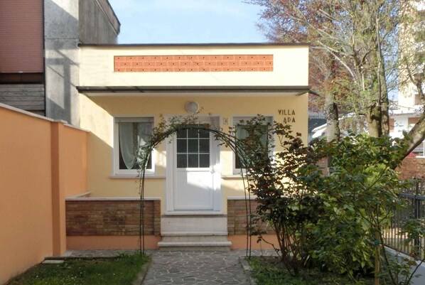 Exterior detail - Holiday apartment mit Klimaanlage und Balkon (Lignano Sabbiadoro)