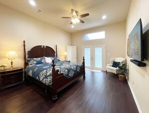 4 bedrooms, desk, iron/ironing board, free WiFi
