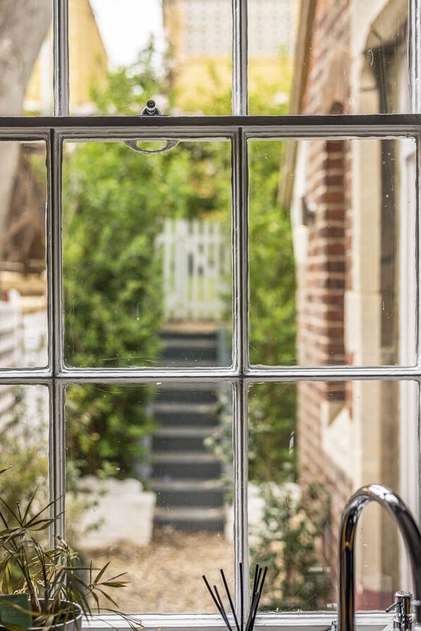 Interior - Coastal Cottage -Charming cottage moments from the sea (Ramsgate)
