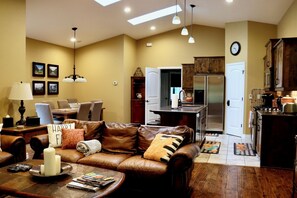 Smart TV, fireplace, stereo