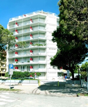Exterior - Holiday apartment with air conditioning and balcony (Lignano Sabbiadoro)