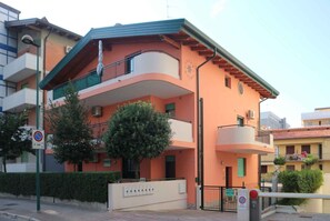 Exterior - Holiday apartment mit Terrasse und Klimaanlage (Lignano Sabbiadoro)