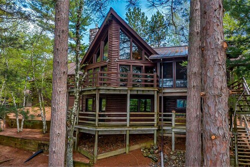 Lakefront home with private dock, two decks, kayaks, & AC