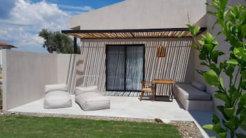 Junior Suite, Terrace | Garden view
