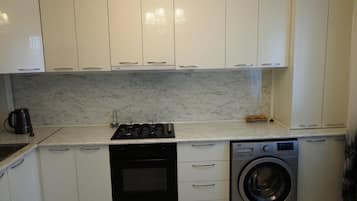 Oven, stovetop, coffee/tea maker, toaster