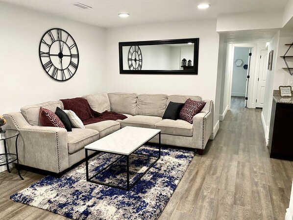 Smart TV, fireplace
