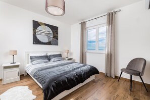 6 bedrooms, iron/ironing board, free WiFi, bed sheets