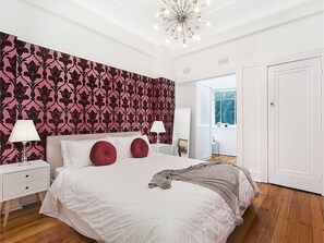 1 chambre, bureau, fer et planche à repasser, accès au Wi-Fi (inclus)