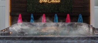 Fun and Spacious Family Oasis + Hot Tub + Ping Pong