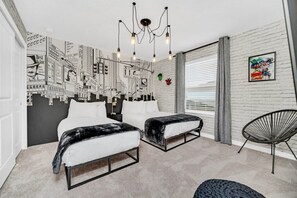 8 Schlafzimmer, Schreibtisch, Bügeleisen/Bügelbrett, kostenloses WLAN