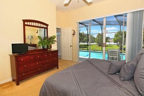 5 bedrooms, desk, iron/ironing board, free WiFi